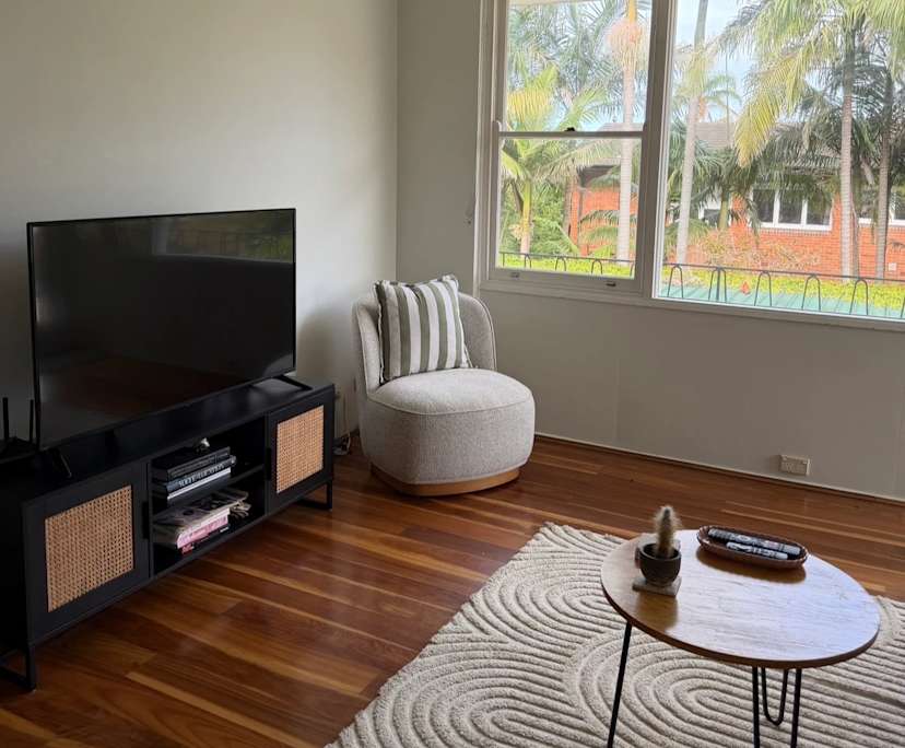 Unfurnished room in a flatshare