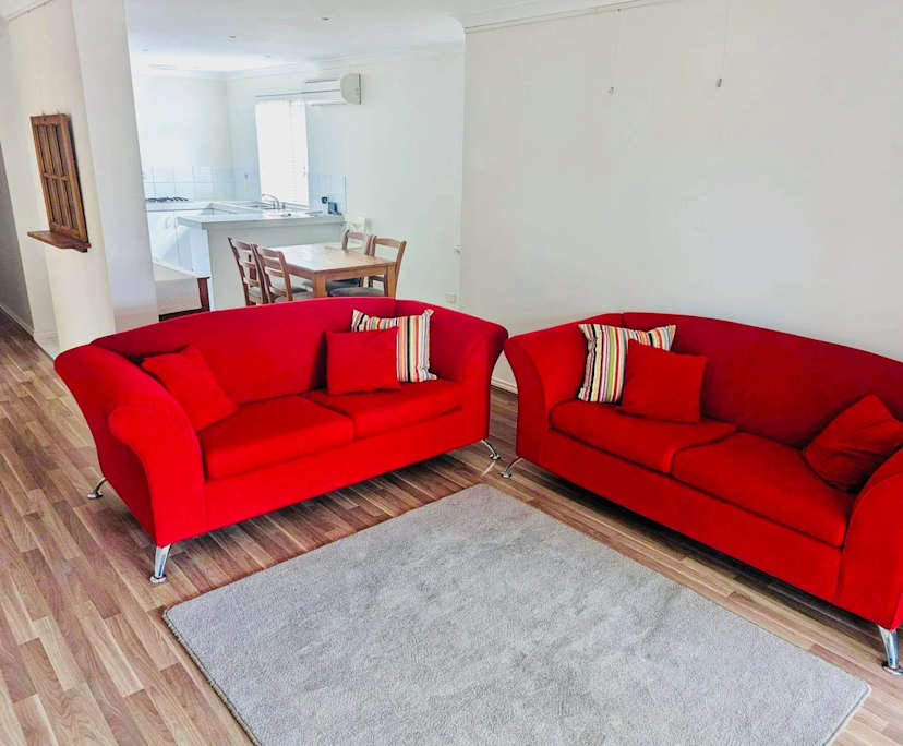 Whole property with 3 rooms for rent