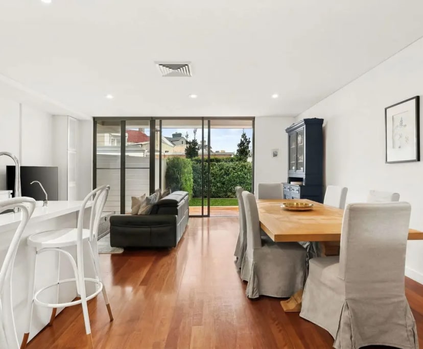 Furnished room with ensuite in a flatshare