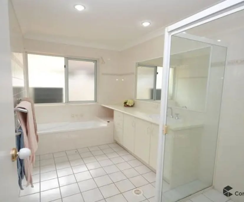 $350, Student-accommodation, 4 bathrooms, Southport QLD 4215