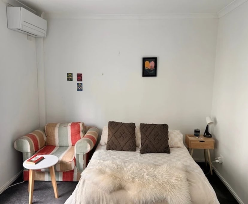 Furnished room in a share house