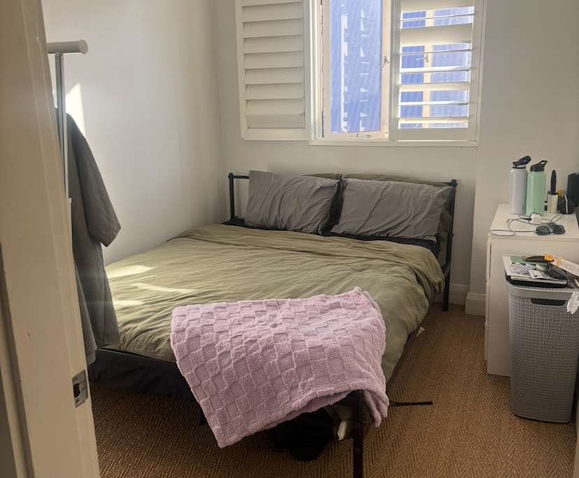 Furnished room in a flatshare