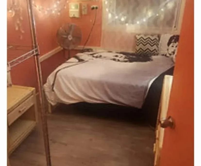 Furnished room in a share house