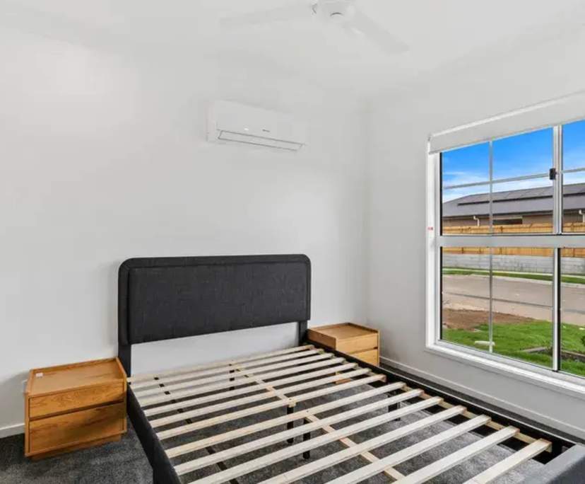 $290, Share-house, 3 bathrooms, Redbank Plains QLD 4301