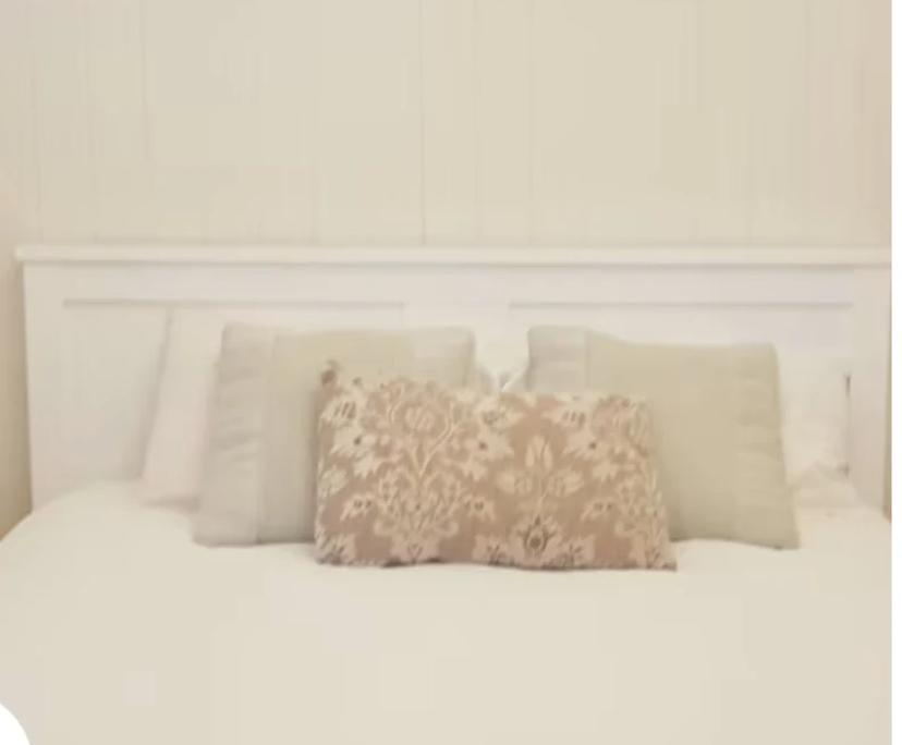 $285, Whole-property, 2 bathrooms, Highgate Hill QLD 4101