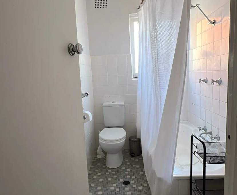 $800, Whole-property, 2 bathrooms, Kogarah NSW 2217