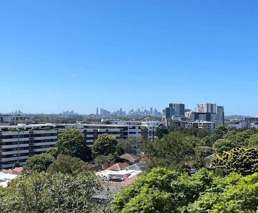 Furnished room in a flatshare