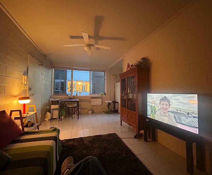 Unfurnished room in a flatshare