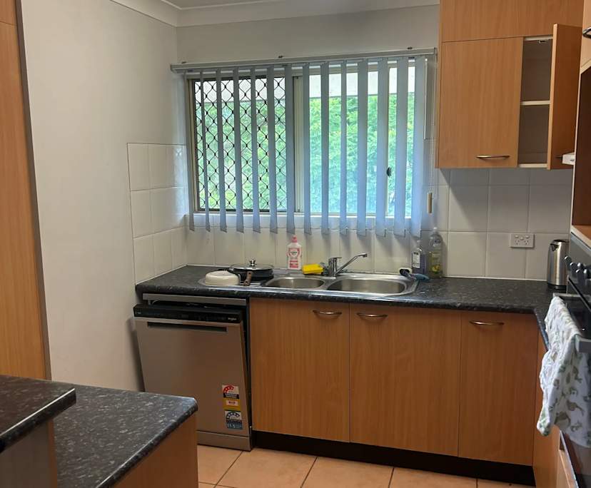 $220, Flatshare, 3 bathrooms, Toowong QLD 4066