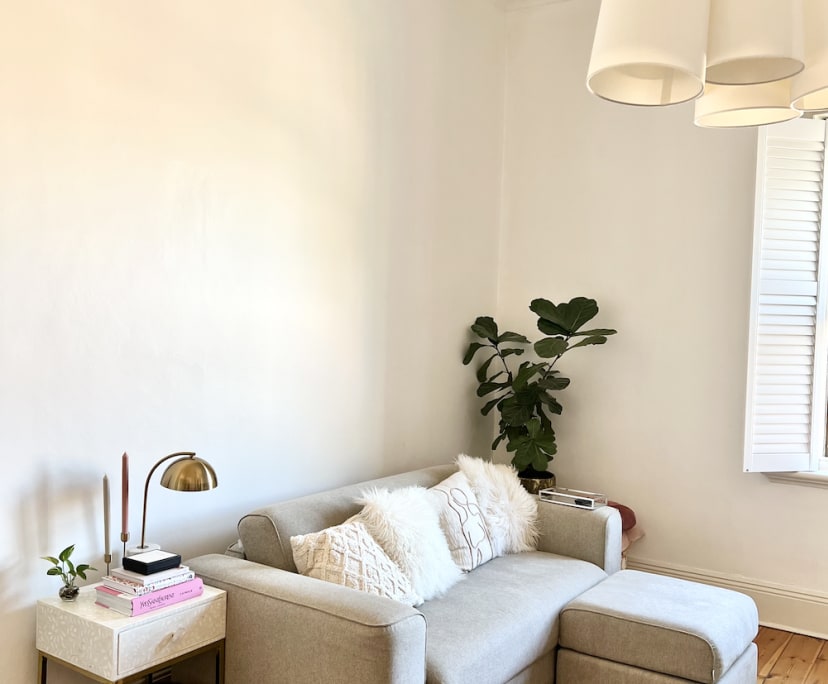 Furnished room in a flatshare