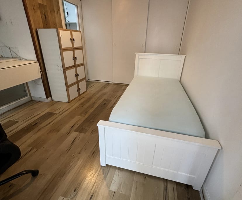 $420, Student-accommodation, 1 bathroom, Eastlakes NSW 2018