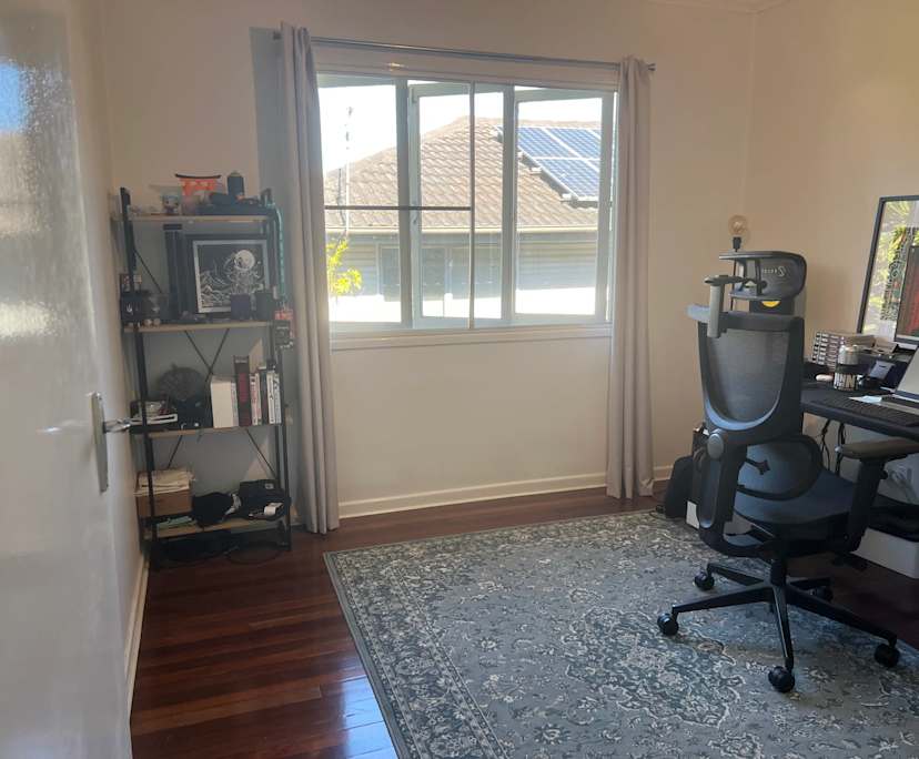 Room in a share house
