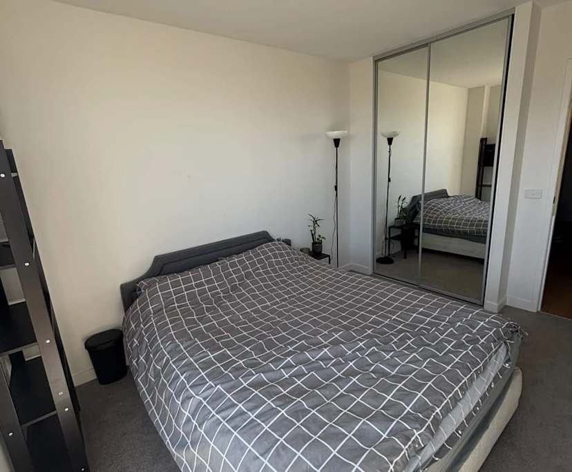 Furnished room in a flatshare