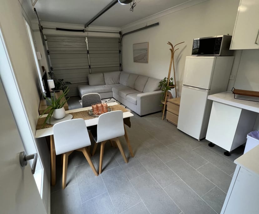 Granny Flat for Rent in Southport, Gold Coast 570...