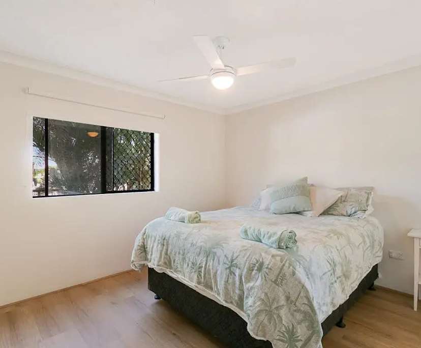 Furnished room with ensuite in a flatshare