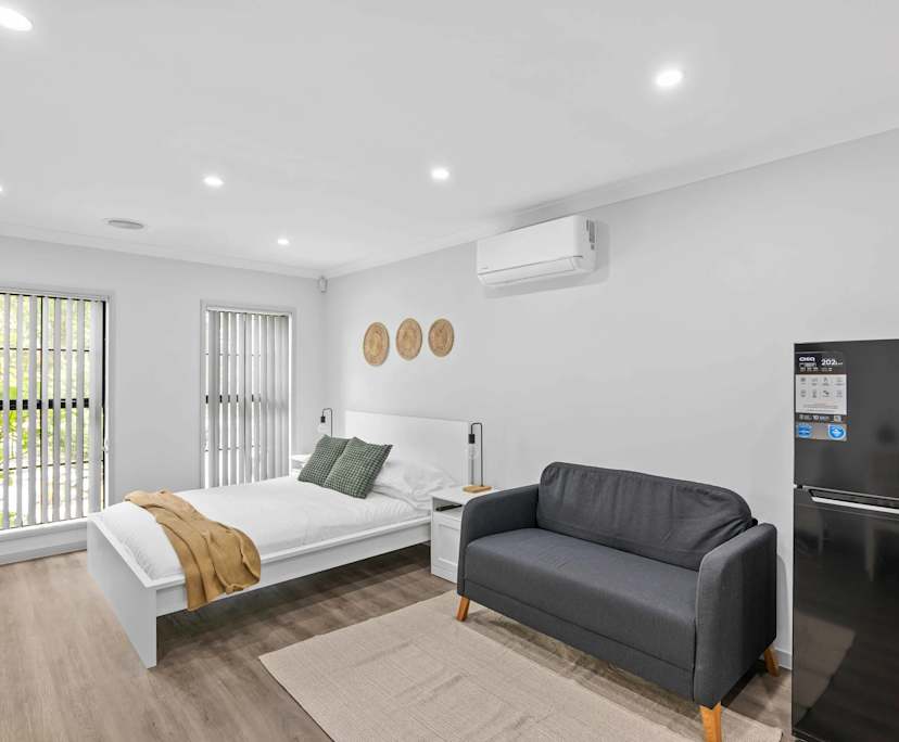 $300, Share-house, 6 bathrooms, Truganina VIC 3029