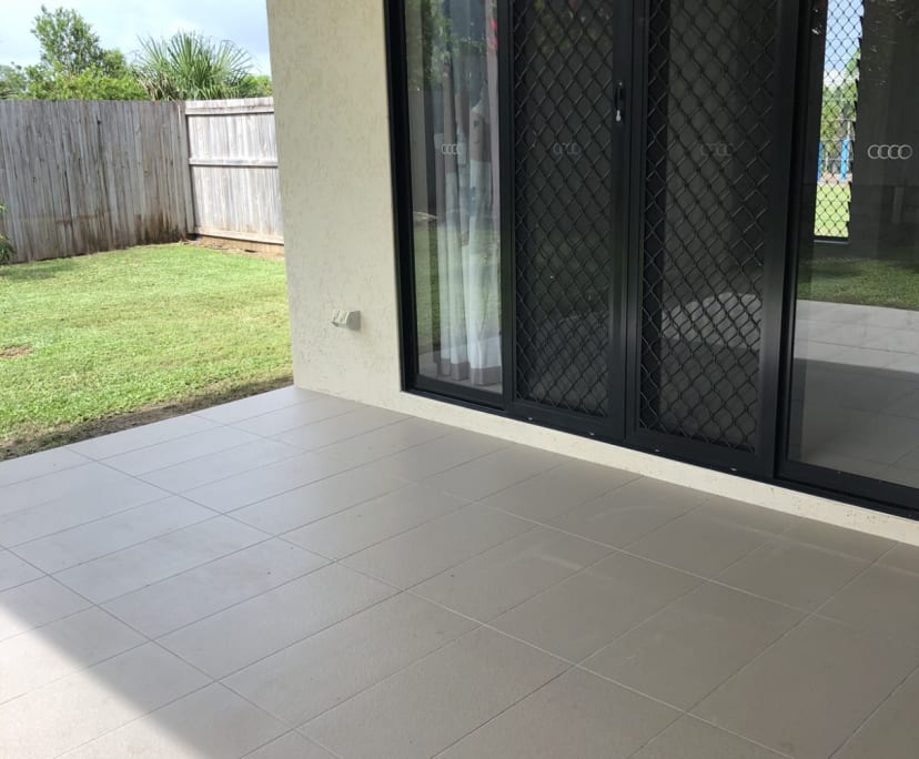 $250, Share-house, 4 bathrooms, Smithfield QLD 4878