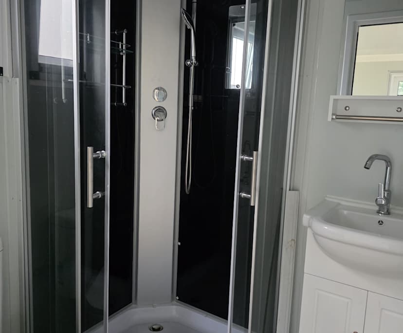 $170, Student-accommodation, 2 bathrooms, Lake Haven NSW 2263