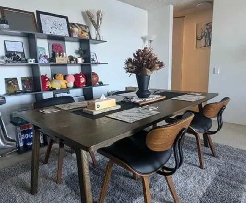 Furnished room in a flatshare