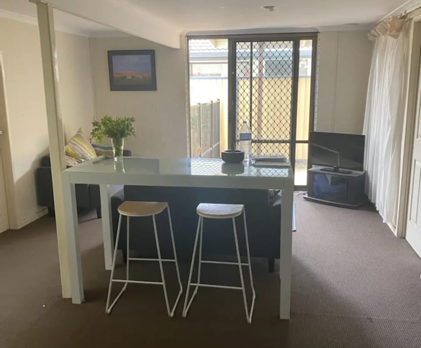 $270, Share-house, 4 bathrooms, Broadbeach Waters QLD 4218