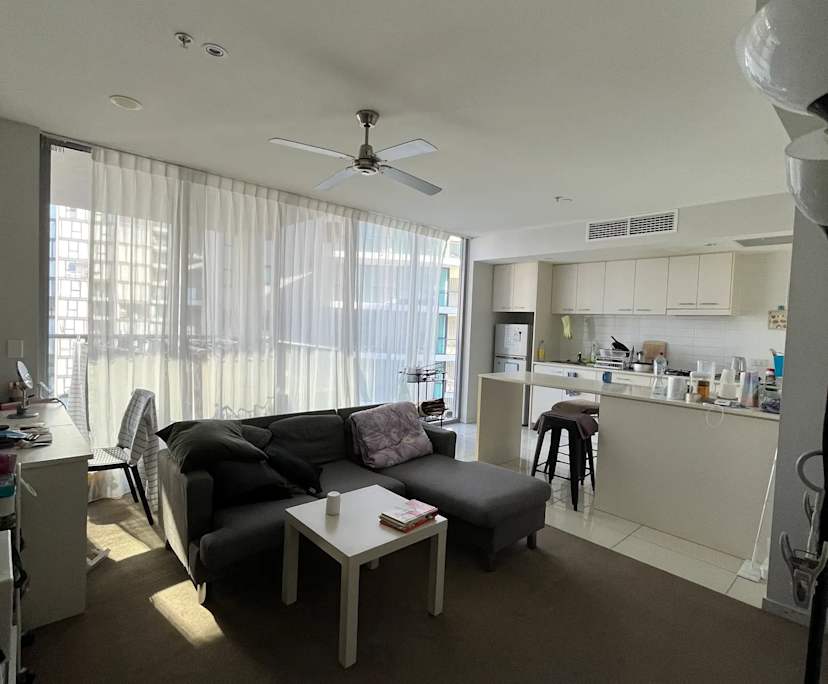 Furnished room in a flatshare