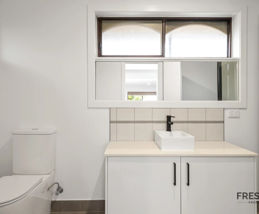 $330, Share-house, 6 bathrooms, Bell Post Hill VIC 3215