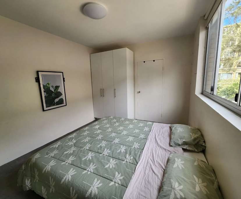 Furnished room with ensuite in a flatshare