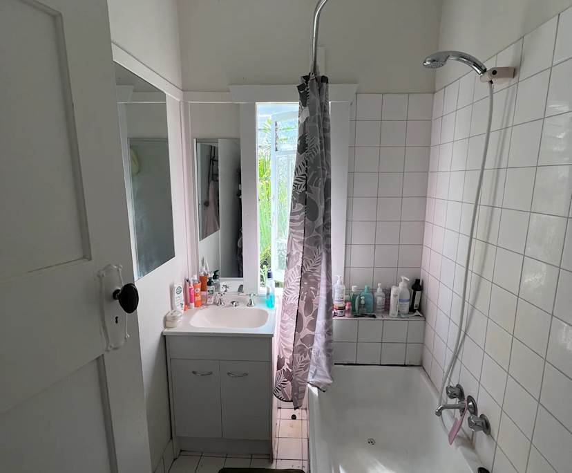 $230, Flatshare, 3 bathrooms, New Farm QLD 4005