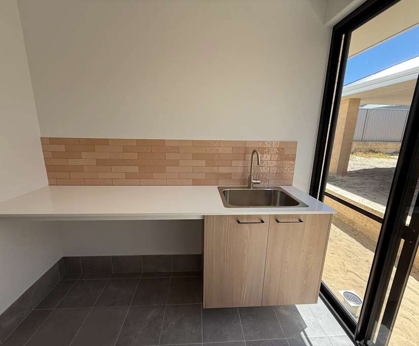 Unfurnished room with own bathroom