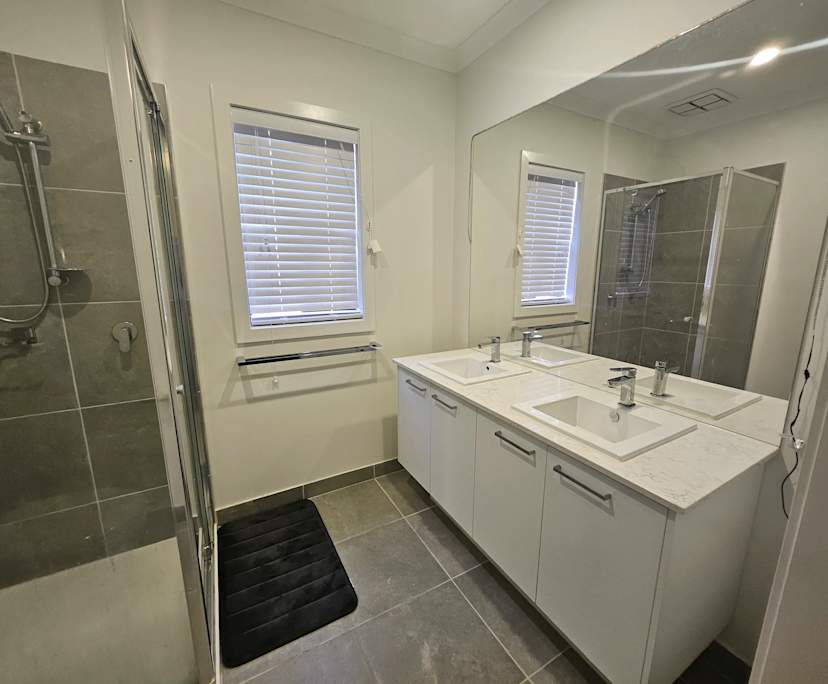 $250-350, Share-house, 2 rooms, Officer VIC 3809, Officer VIC 3809