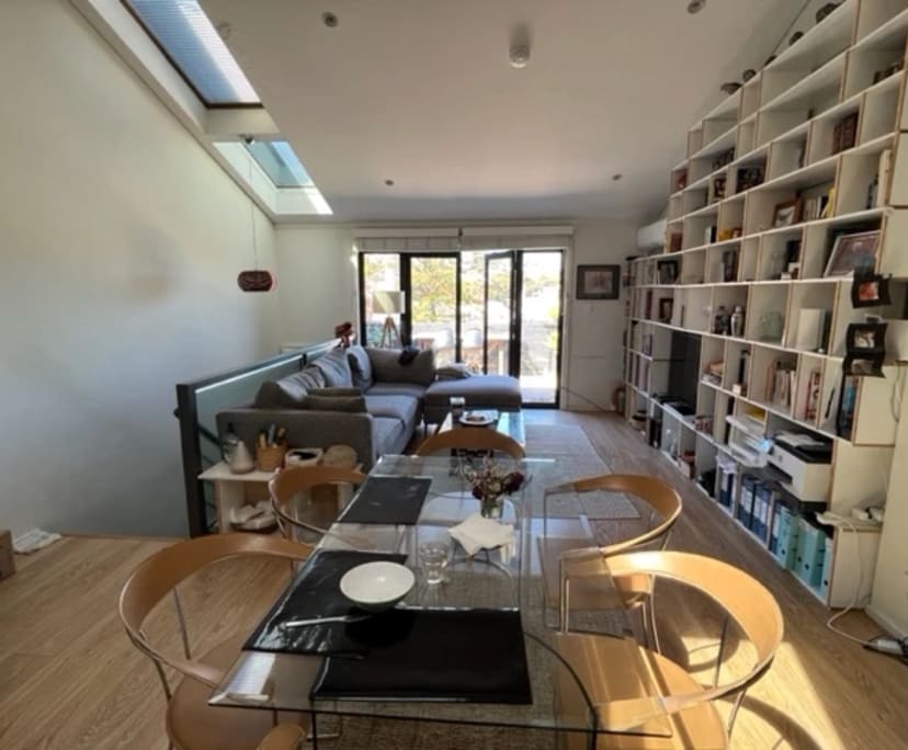 Furnished room in a flatshare