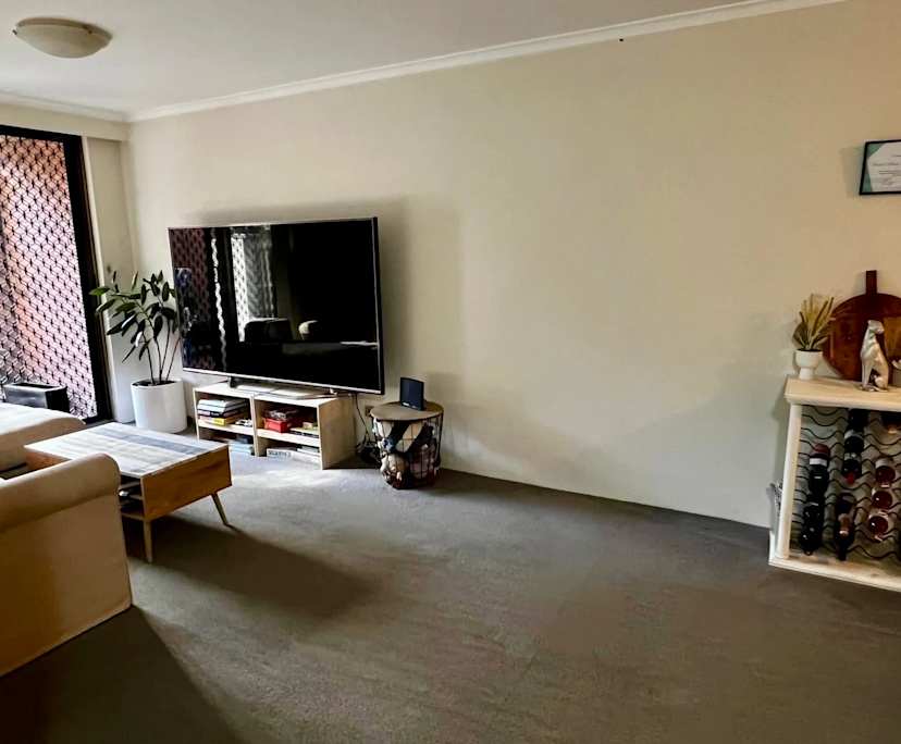 Furnished room with ensuite in a flatshare