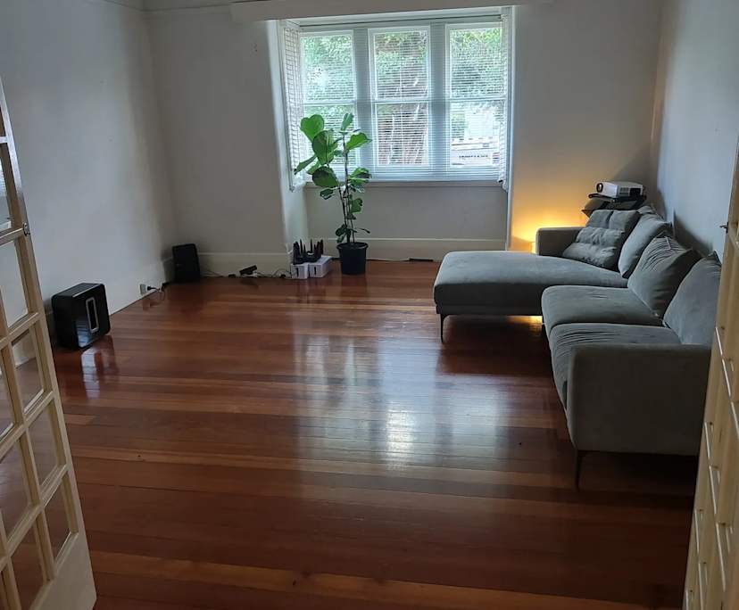 Whole property with 3 rooms for rent