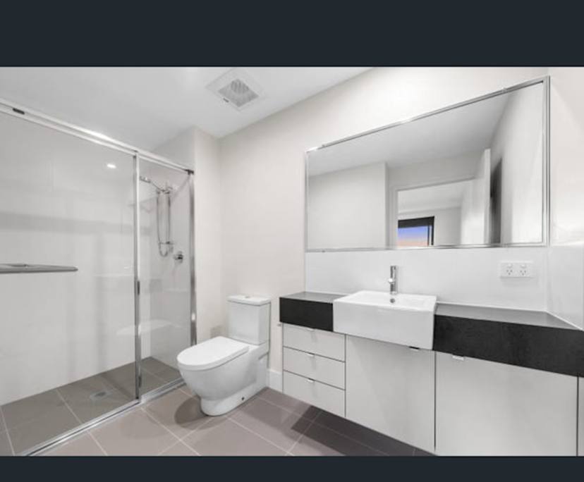 Unfurnished room with own bathroom