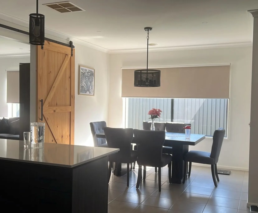 $165, Share-house, 4 bathrooms, Cranbourne East VIC 3977