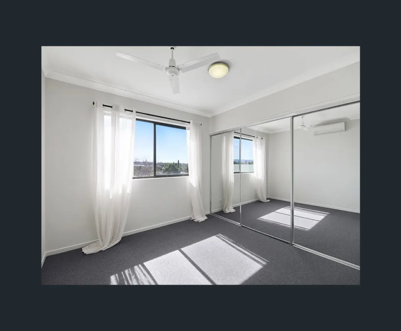 Unfurnished room in a flatshare