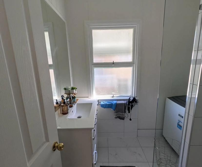 Unfurnished room in a share house