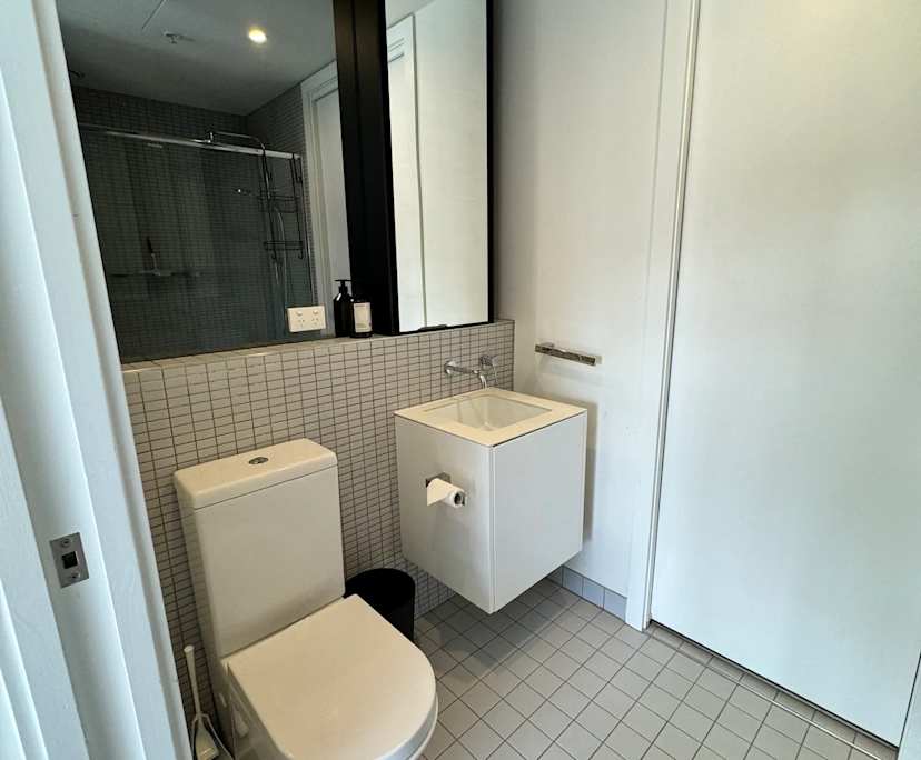$500, Flatshare, 2 bathrooms, Windsor VIC 3181