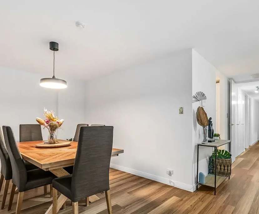 $830, Whole-property, 2 bathrooms, Perth WA 6004