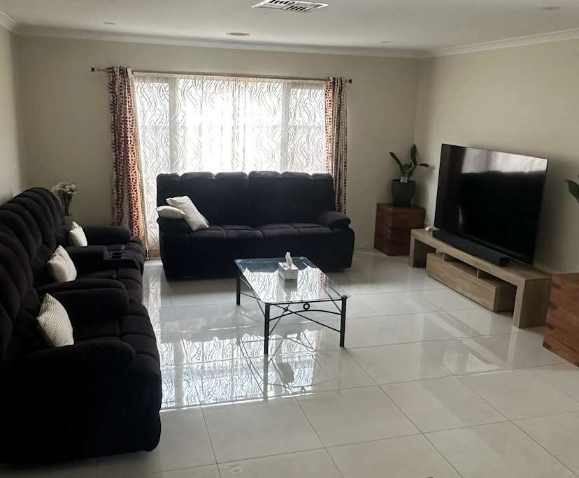 $300, Share-house, 4 bathrooms, Clyde North VIC 3978