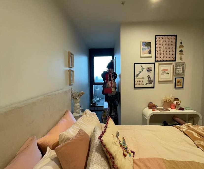 Unfurnished room in a flatshare