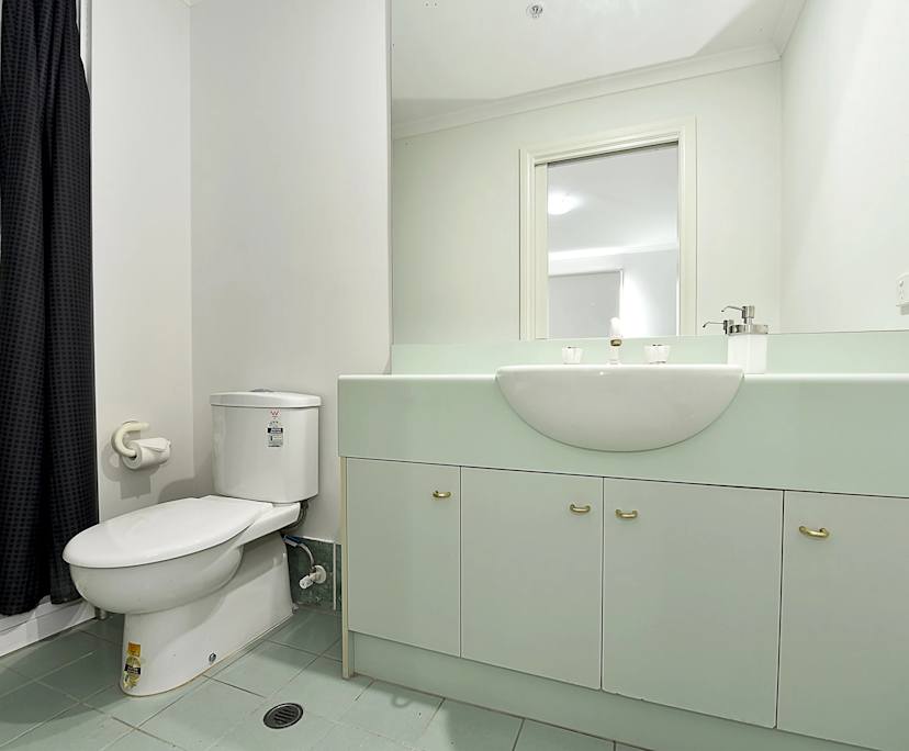 $1,425, Whole-property, 3 bathrooms, Melbourne VIC 3000