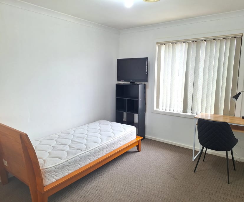 Furnished room in a flatshare