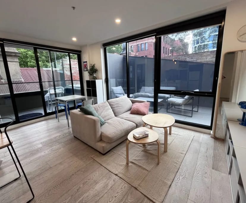 Furnished room in a flatshare