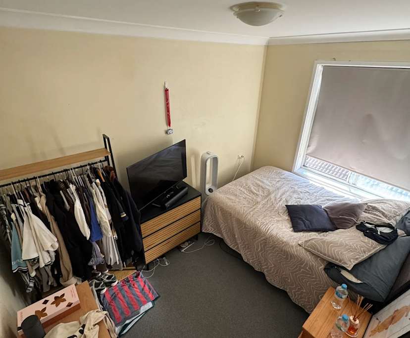 Unfurnished room in a flatshare