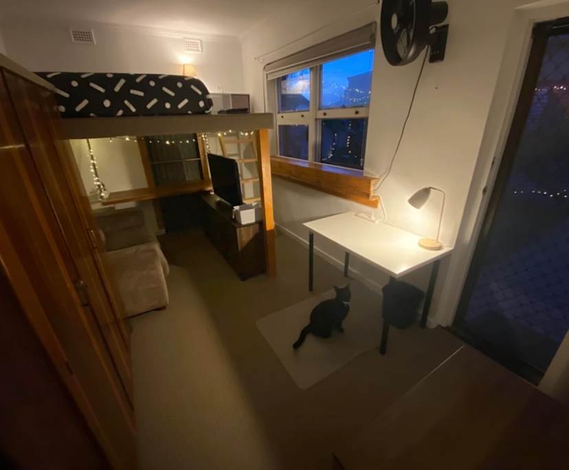 Furnished room in a share house