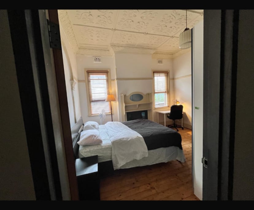Room in a share house