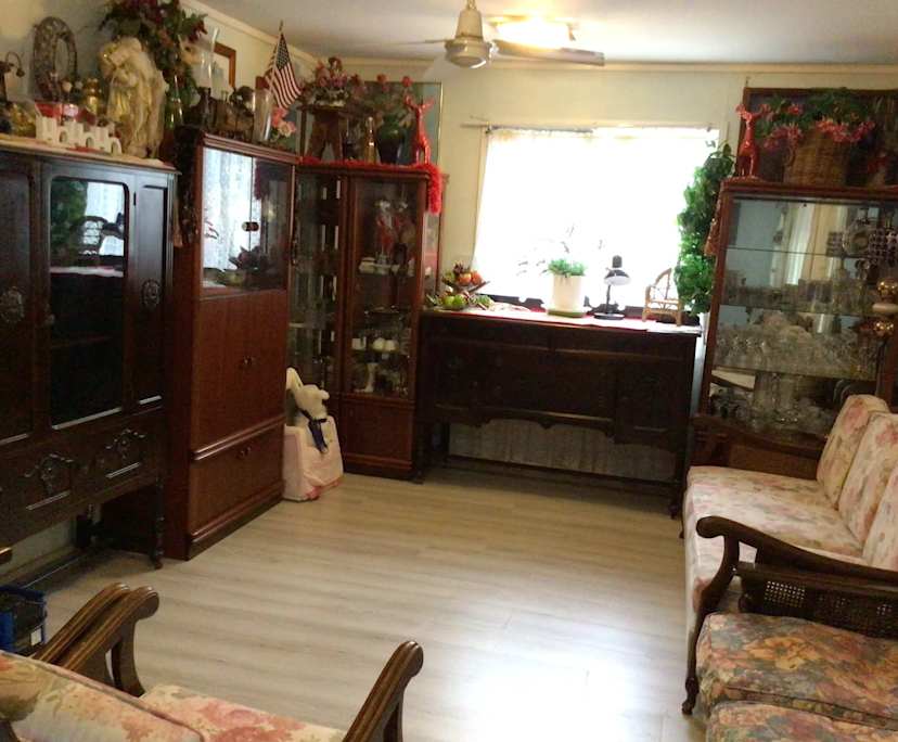 Furnished room in a share house