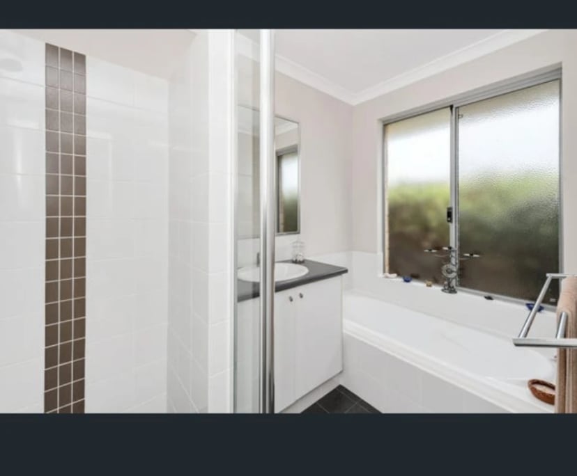 $285, Share-house, 3 bathrooms, Wannanup WA 6210