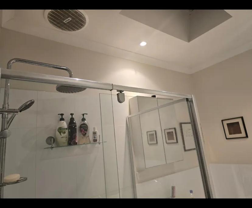 $300, Flatshare, 3 bathrooms, Dromana VIC 3936